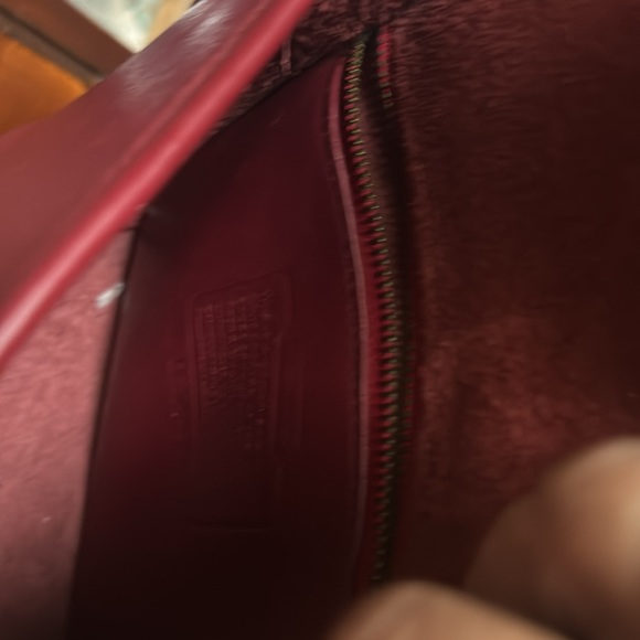 Coach 7 5/8 Vintage flap bag in mint condition wide and strap 21.5 inches long. - Picture 7 of 16